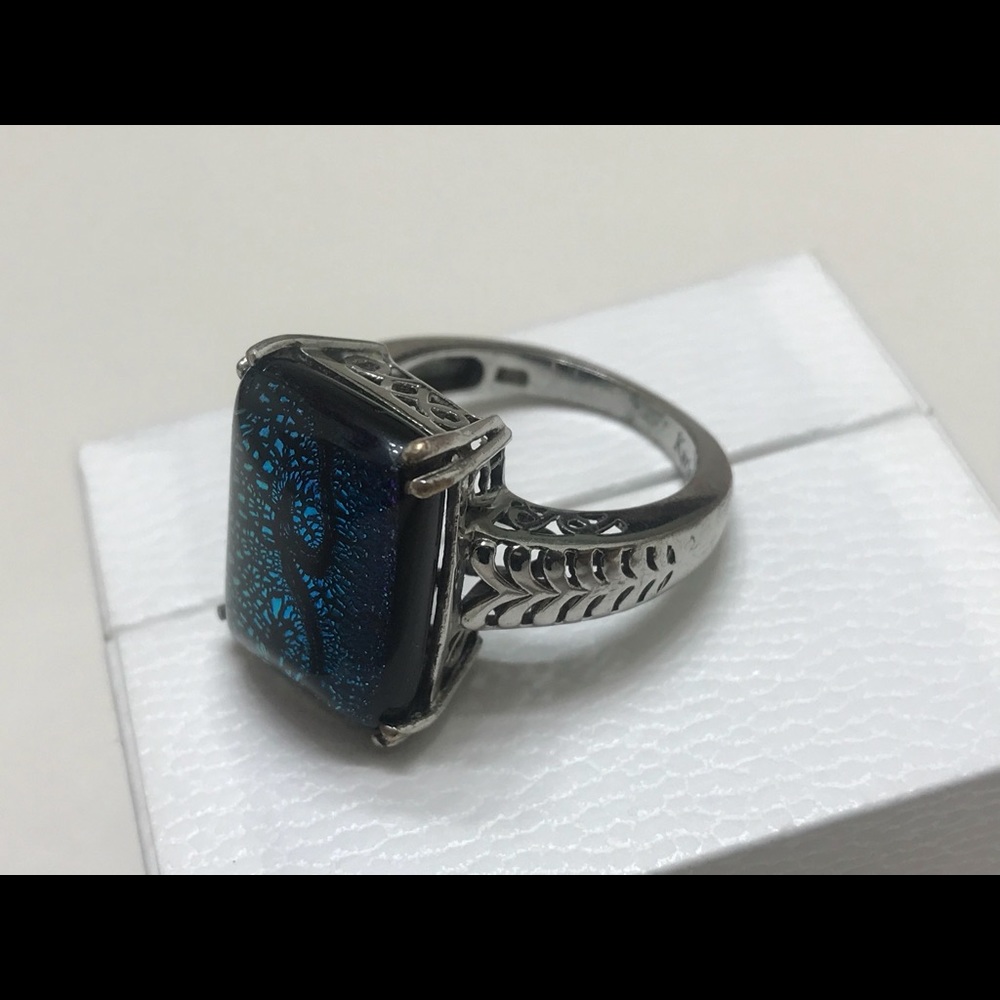 Ring - Picture 4 of 6
